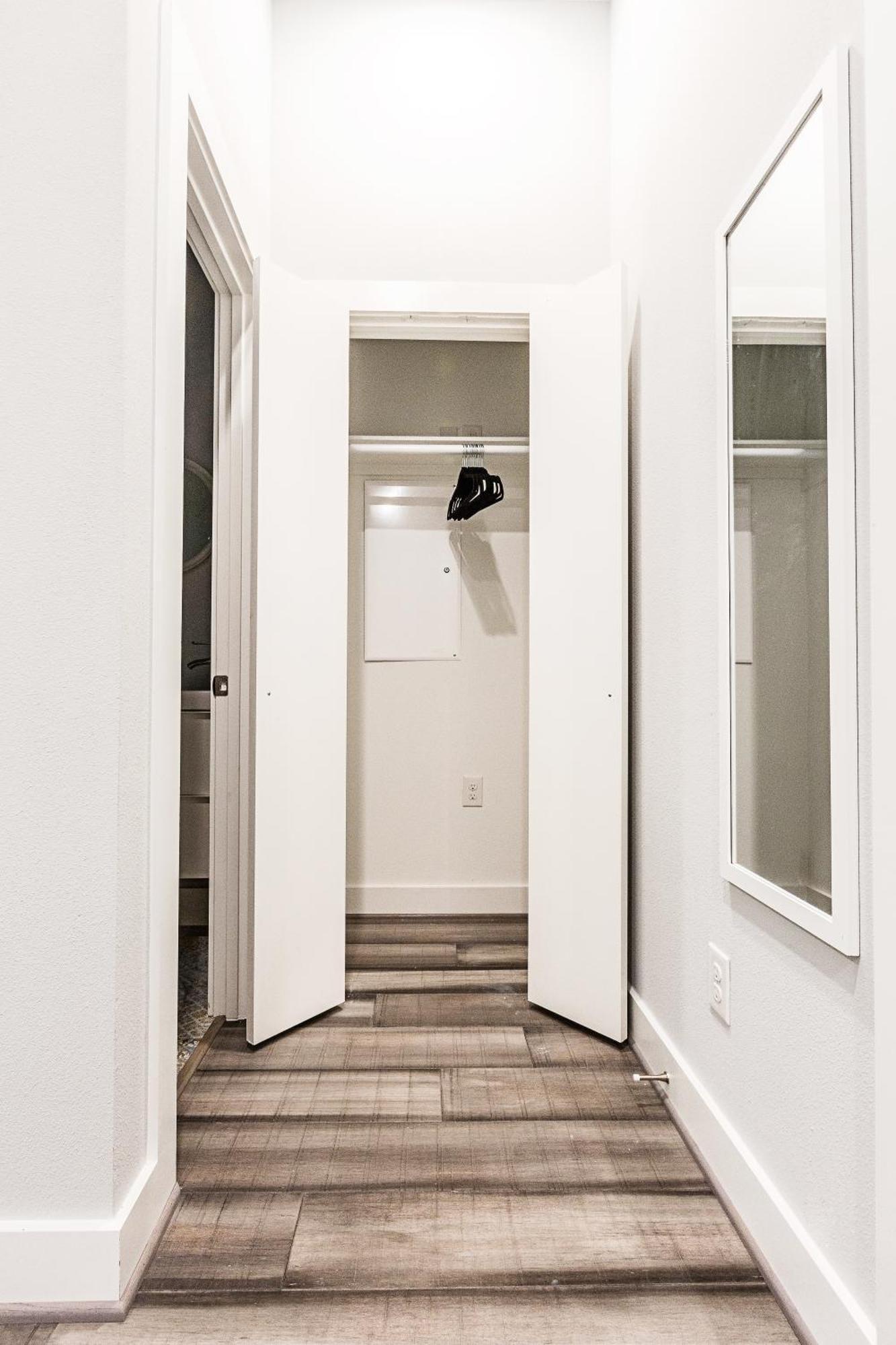 Montrose Guesthouse Suites By Dunyha Houston Esterno foto