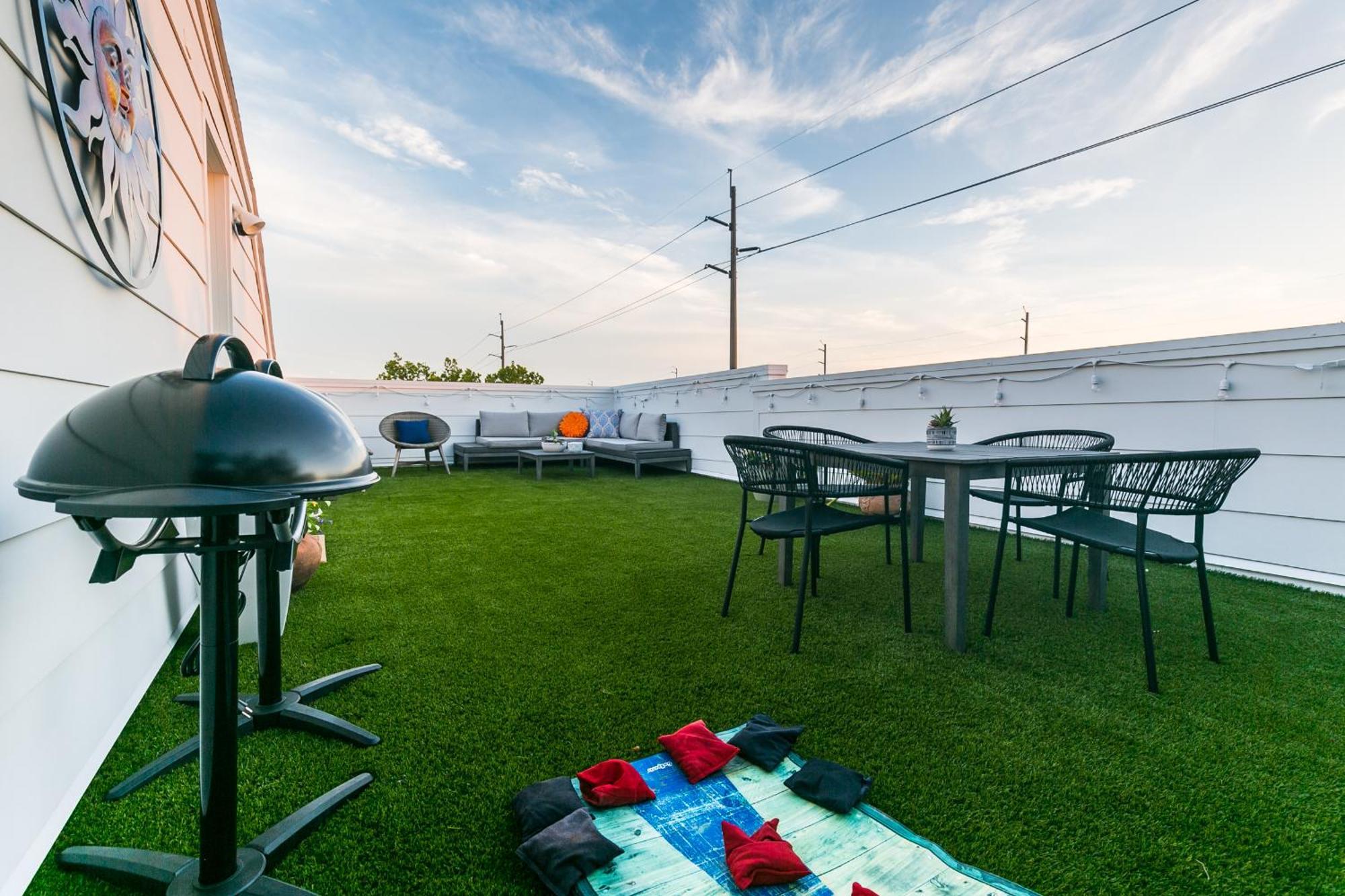 Montrose Guesthouse Suites By Dunyha Houston Esterno foto