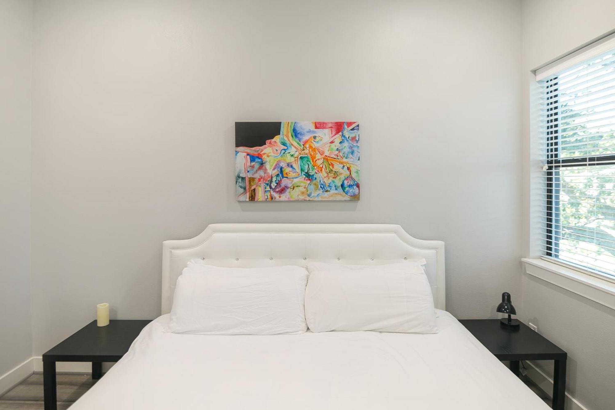 Montrose Guesthouse Suites By Dunyha Houston Esterno foto